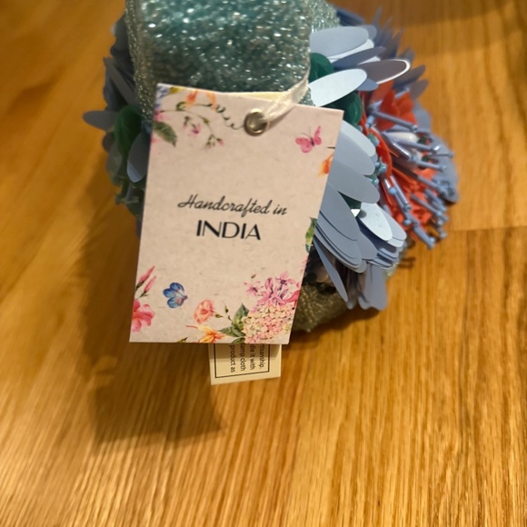 Viral Beaded Bag - Picture 5 of 5